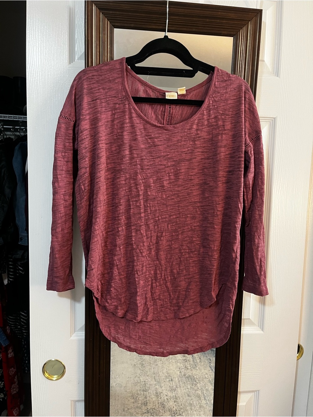 Lucy & Laurel burgundy long sleeve top